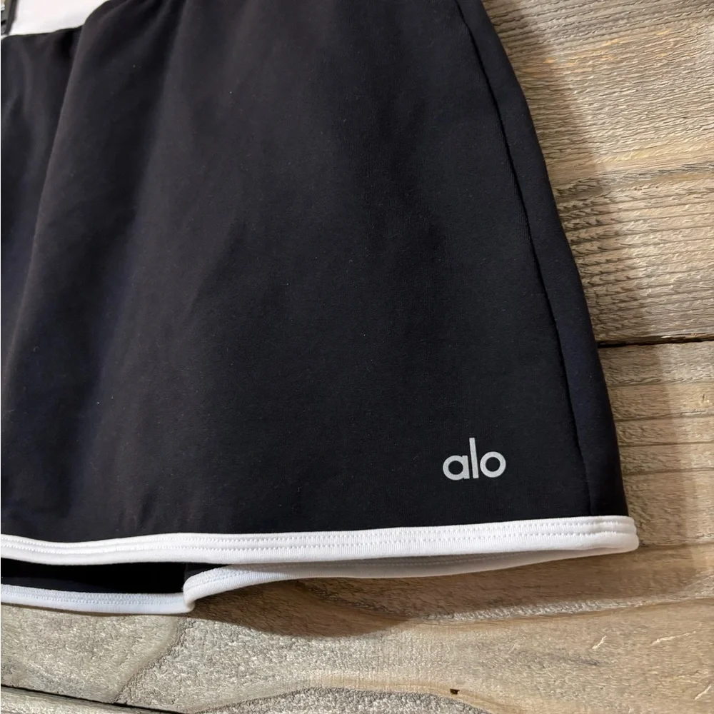 ALO Yoga Black Skirt with White Trim